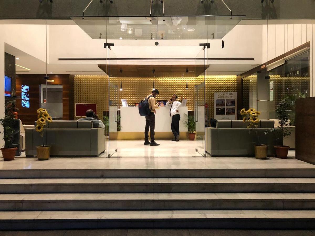 Tarawade Clarks Inn Пуна Экстерьер фото